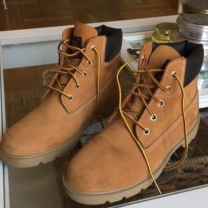 Timberland Tan & Black Boots